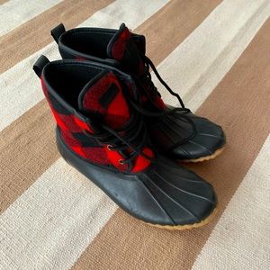 Women’s buffalo plaid Chooka Duck boots